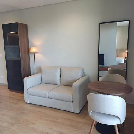 Blue River - Douro Tower Vila Nova de Gaia